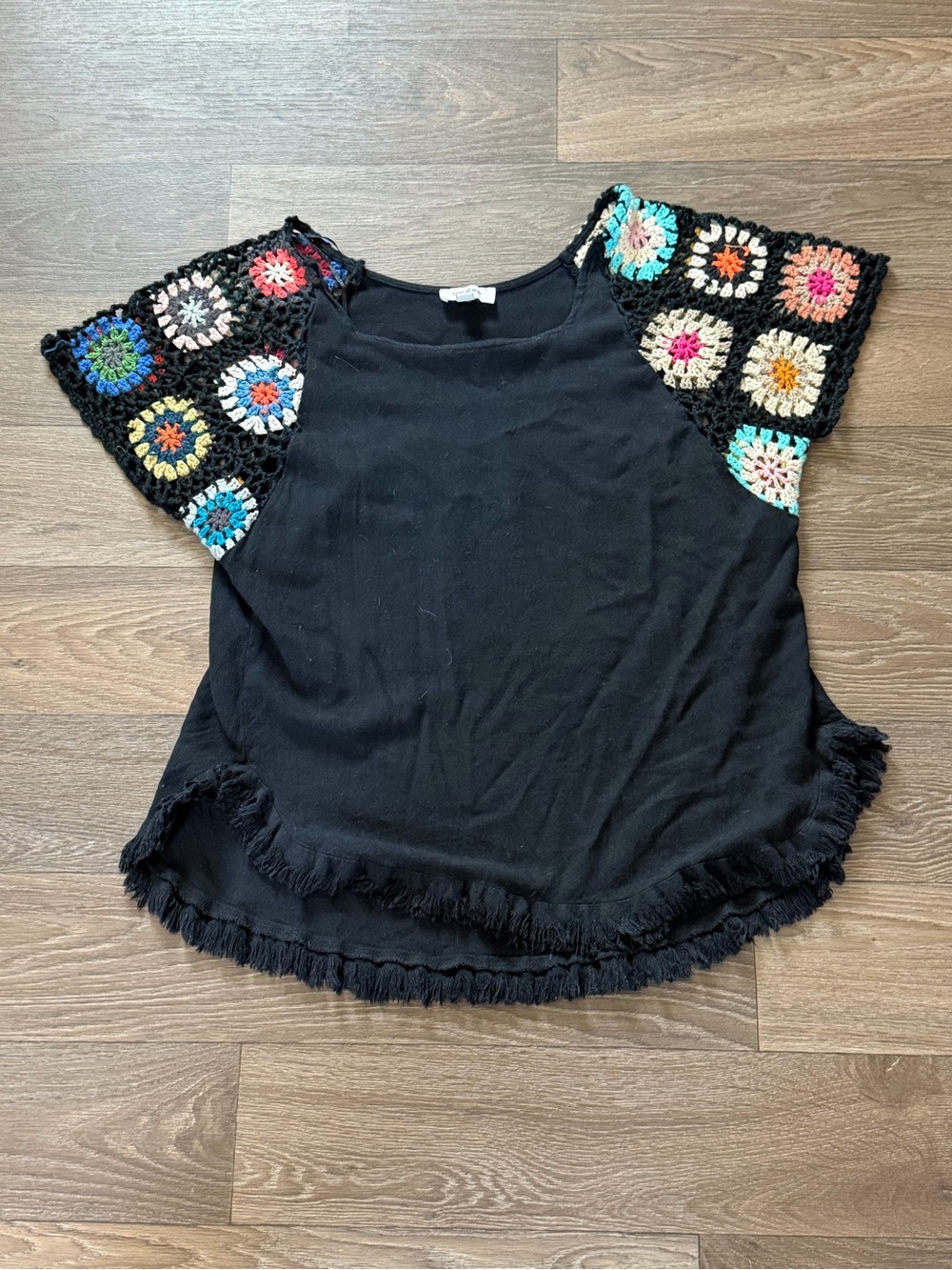 Umgee USA Crochet Sleeve Black Top Medium